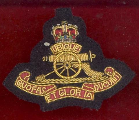 Royal Artilley Officer's embroidered beret badge