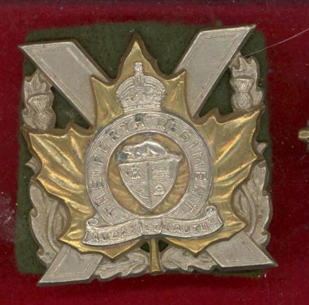 Canadian The Perth Regiment glengarry badge