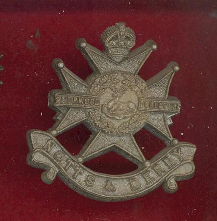 Sherwood Foresters (Notts & Derby) WW2 plastic economy cap badge 