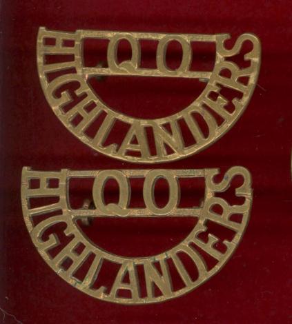 Q.O. / HIGHLANDERS shoulder titles