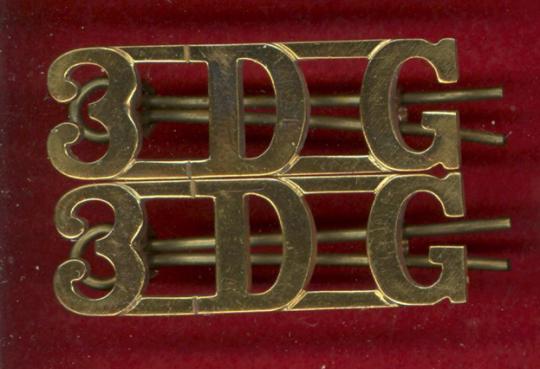 3 D G 3rd Dragoon Guards shoulder titles