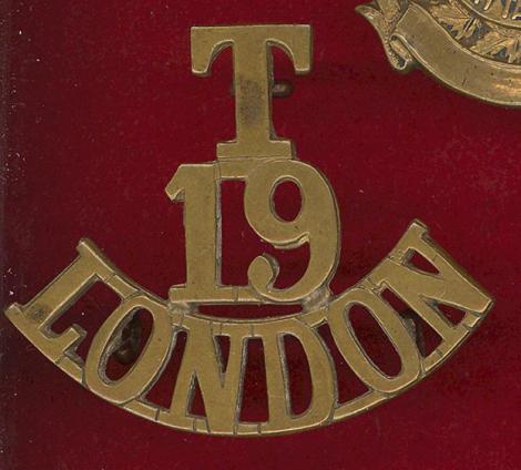 T/ 19 / LONDON WW1 shoulder title