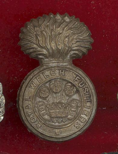 Royal Welch Fusiliers WW2 plastic economy cap badge