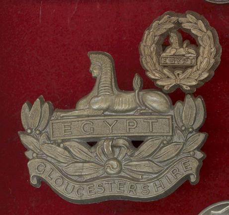 The Gloucestershire Regiment WW2 plastic economy cap & back badges