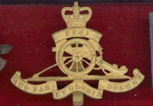 Fiji Volunteer Artillery EIIR cap badge