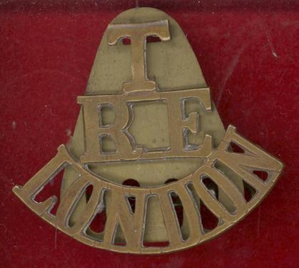 T / RE / LONDON  WW1 shoulder title 