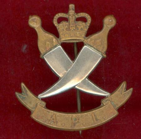 Aden Protectorate Levies Officer's cap badge