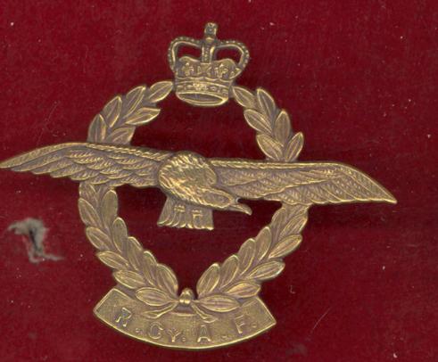 Royal Ceylon Air Force cap badge