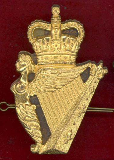 Irish Ulster Defence Regiment Pipers caubeen hat badge