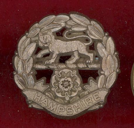 The Hampshire Regiment WW2 plastic economy cap badge 