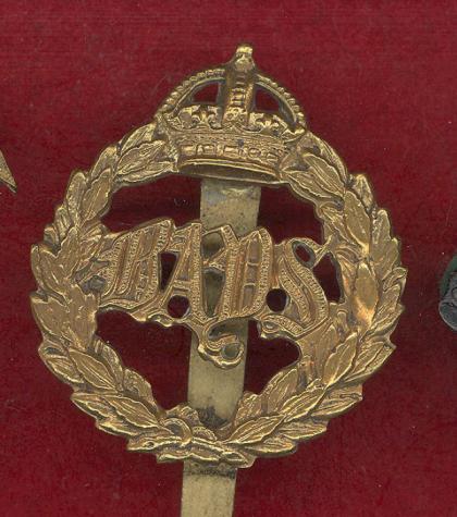 2nd Dragoon Guards ,The Queens Bays OR's cap badge