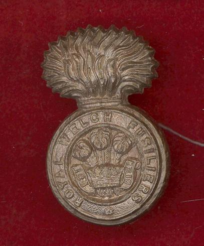 Royal Welch Fusiliers WW2 plastic economy cap badge