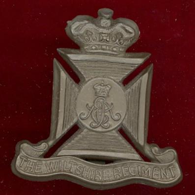 Wiltshire Regiment WW2 plastic economy cap badge 