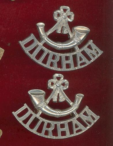 Bugle / DURHAM  shoulder titles