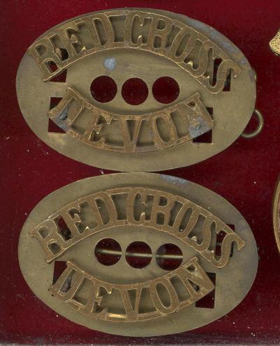 RED CROSS / DEVON  shoulder titles