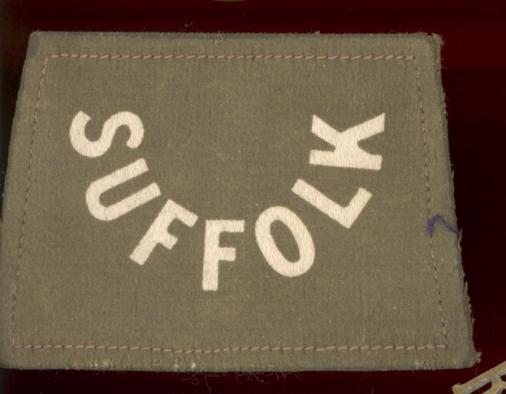 SUFFOLK Suffolk Regiment WW2 printed slip-on shoulder title