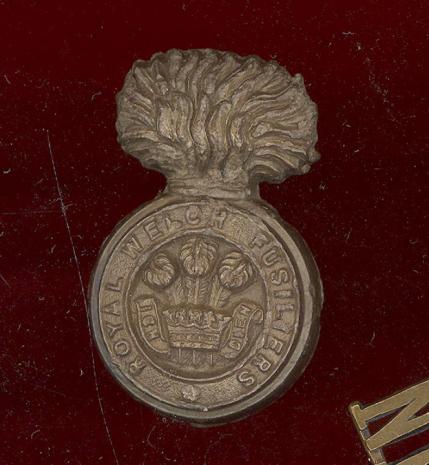 Royal Welch Fusiliers WW2 plastic economy cap badge