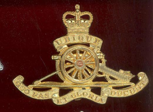 The Royal Artillery  EIIR dress cap badge