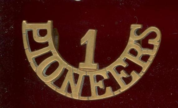 Indian Army 1 / PIONEERS 1st Madras Pioneers shoulder title 