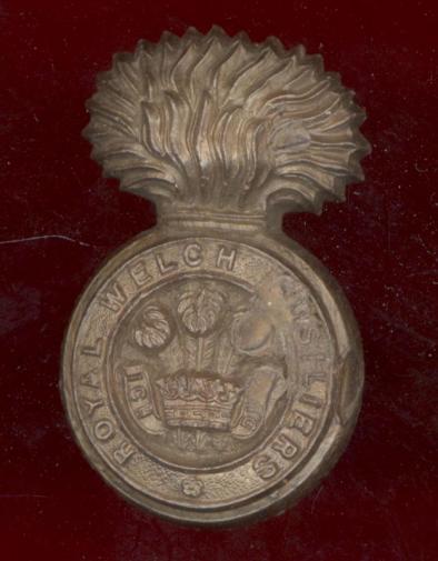 Royal Welch Fusiliers WW2 plastic economy cap badge