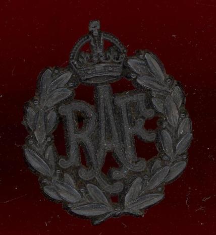Royal Air Force WW2 plastic economy cap badge 