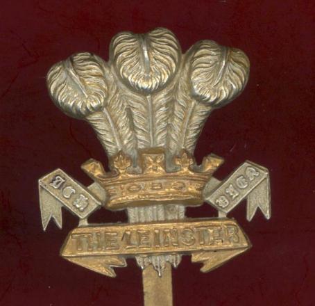 Irish The Leinster Regt. Royal Canadians WW1  cap badge 