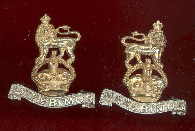 15th King's Hussars Officer's collar badges.