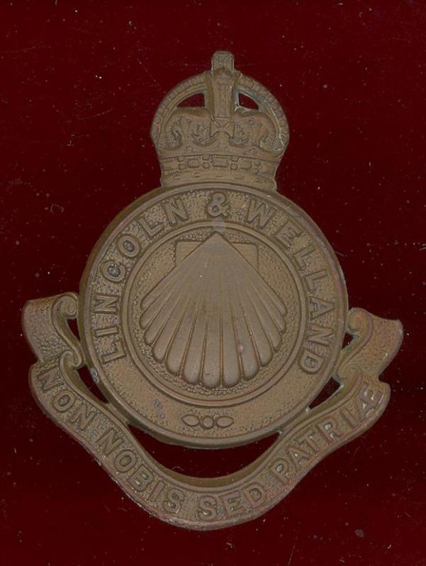 Canadian. Lincoln & Welland Regiment cap badge.