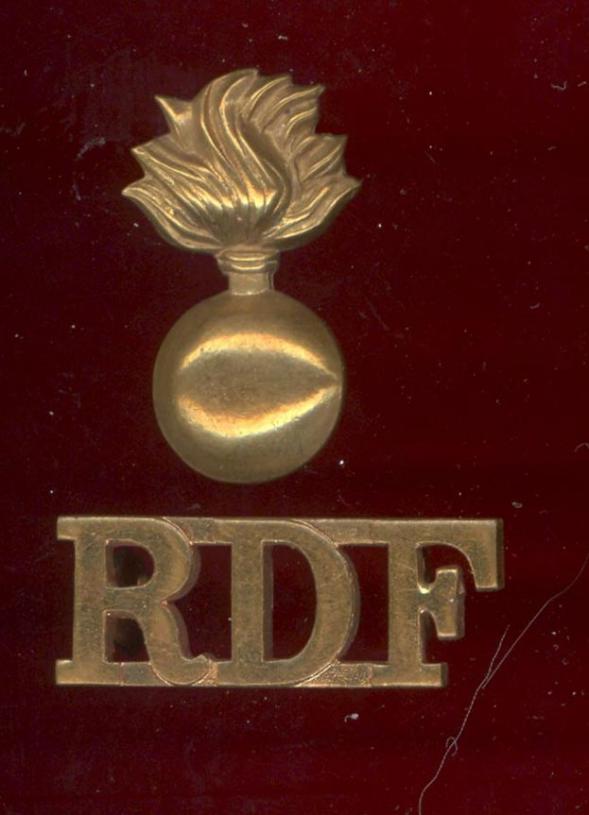 Grenade / RDF Royal Dublin Fusiliers shoulder title