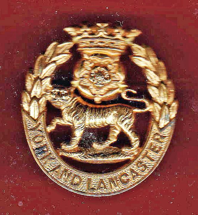 York & Lancaster Regiment. Officer's gilt cap badge