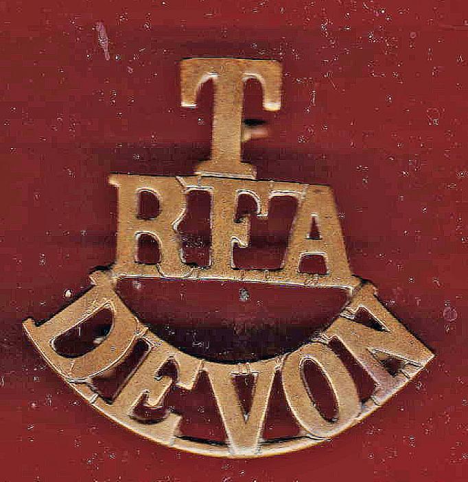 T / RFA / DEVON WW1 shoulder title