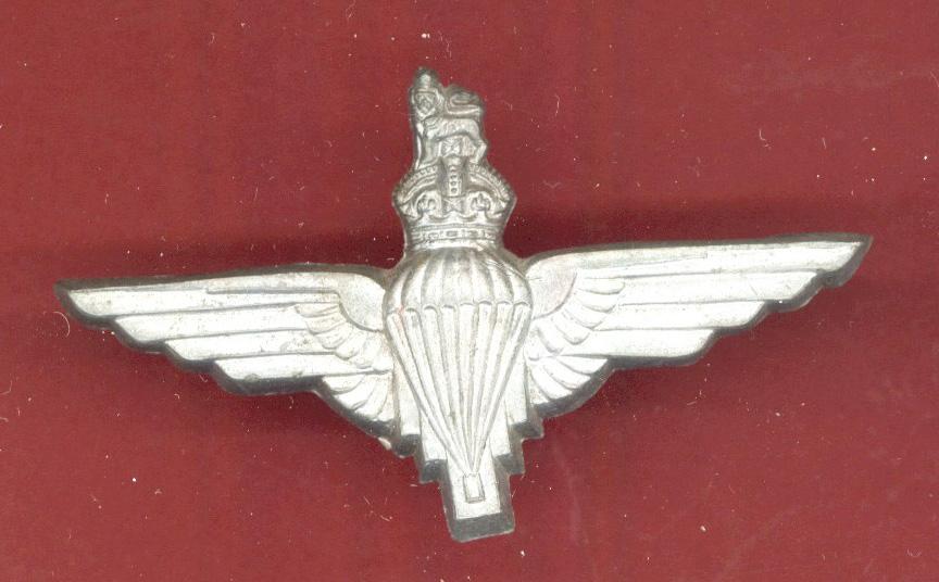 Parachute Regiment WW2 plastic economy beret badge