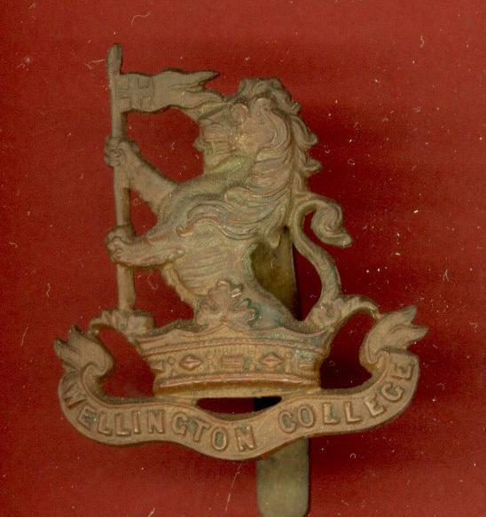 Wellington College Berkshire O.T.C. cap badge