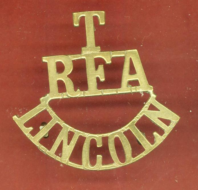 T / RFA / LINCOLN WW1 shoulder title