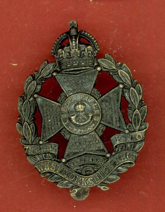 7th/8th Bn. P.W.O. West Yorkshire Regt (Leeds Rifles) OR's cap badge