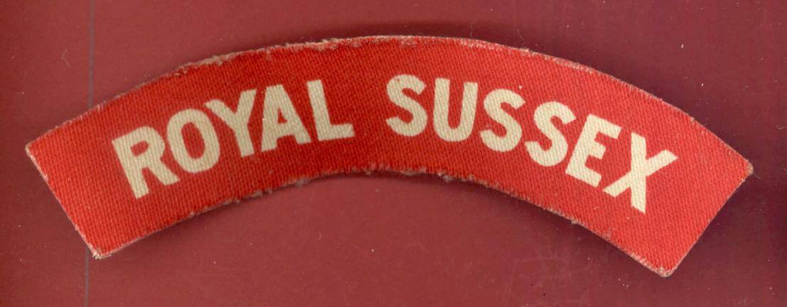 ROYAL SUSSEX WW2 printed cloth shoulder title