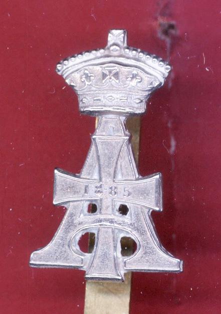 19th Hussars WW1 OR's cap badge