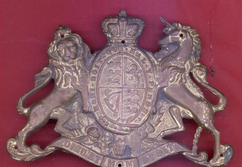 Victorian Royal Arms very large badge