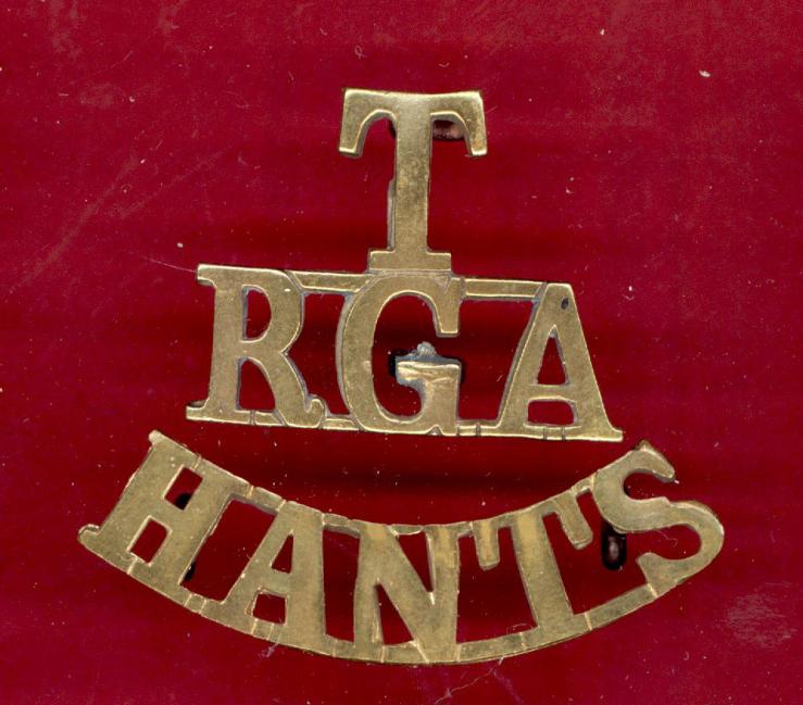 T / RGA / HANTS WW1 shoulder title