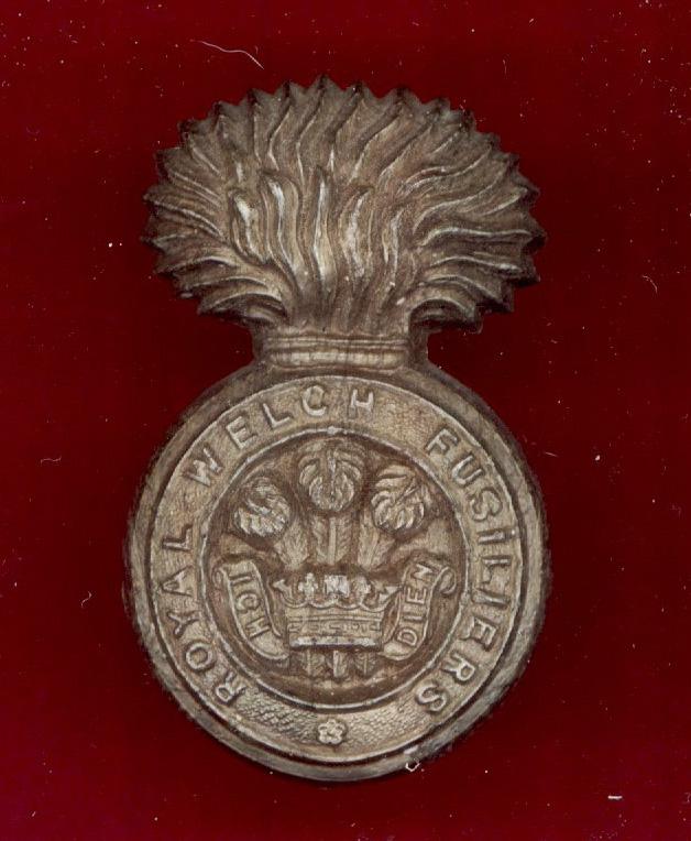 Royal Welch Fusiliers WW2 plastic economy cap badge