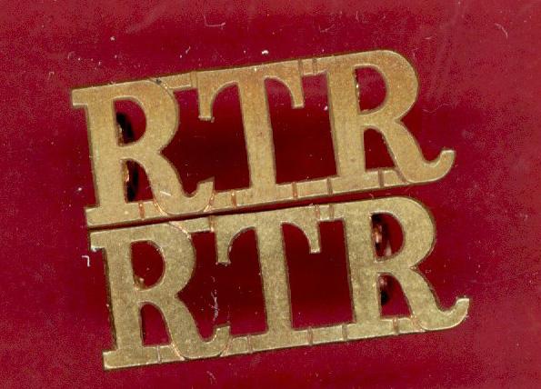 R T R Royal Tank Regiment Officer's shoulder titles