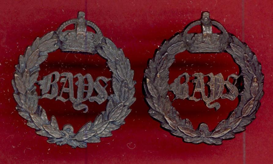 2nd Dragoon Guards , Queen's Bays Officer's OSD collar badges