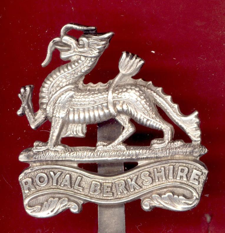 VB Royal Berkshire Regiment  cap badge