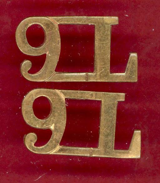 9L 9th Queen's Royal Lancers  shoulder titles