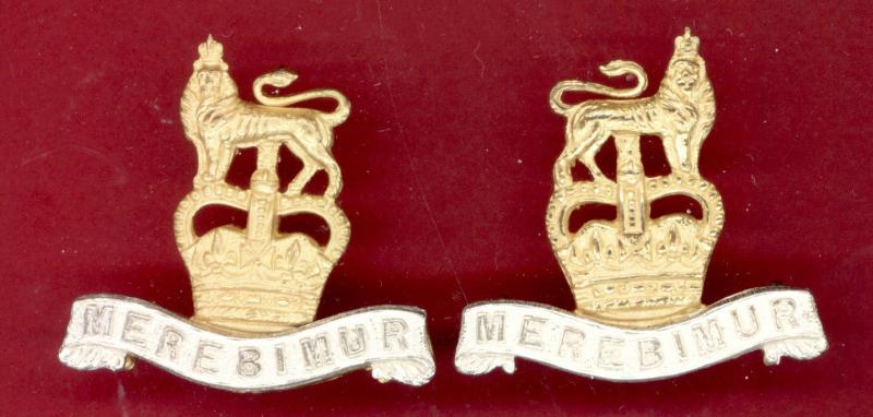 15th/19th King's Hussars Officer's collar badges.