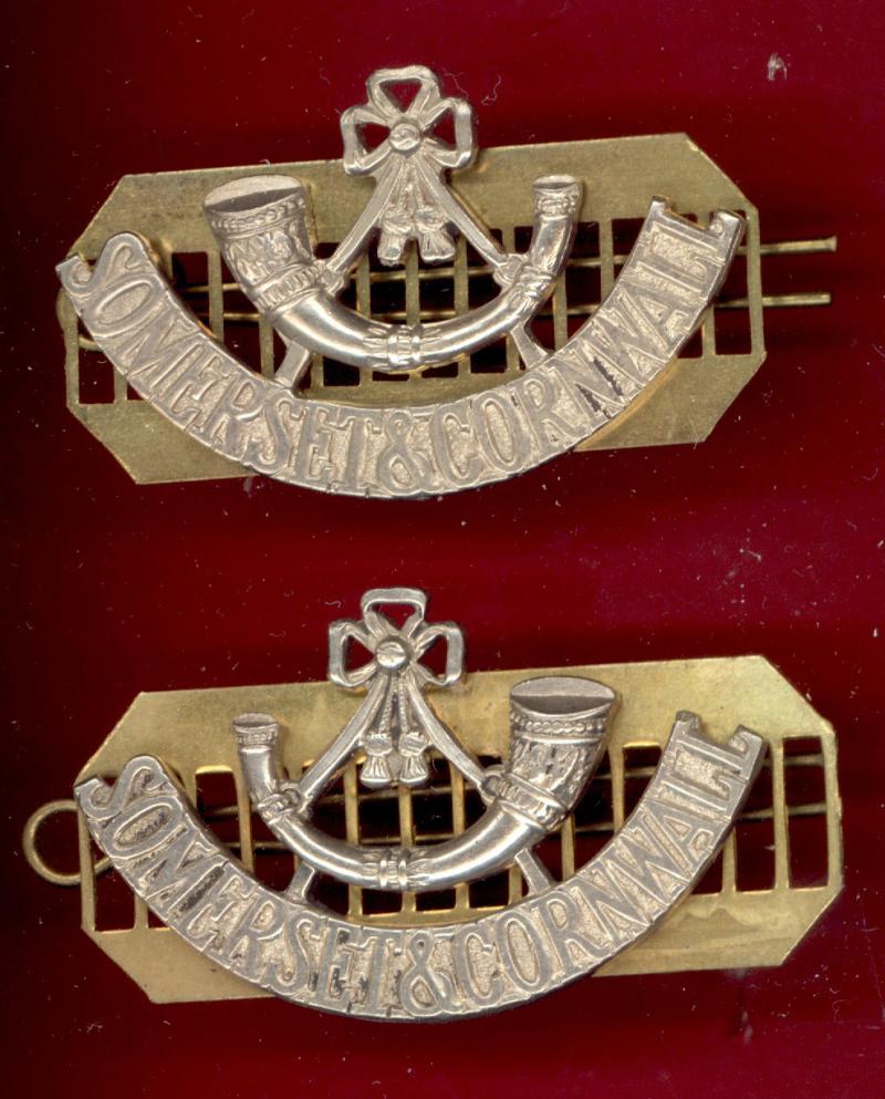 Bugle / SOMERSET & CORNWALL shoulder titles