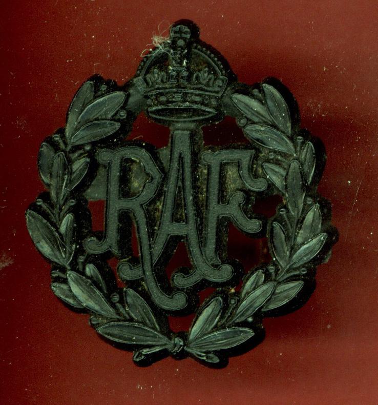 Royal Air Force WW2 plastic economy cap badge