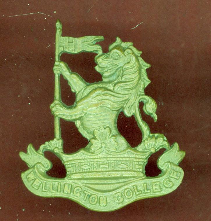 Wellington College Berkshire O.T.C. cap badge