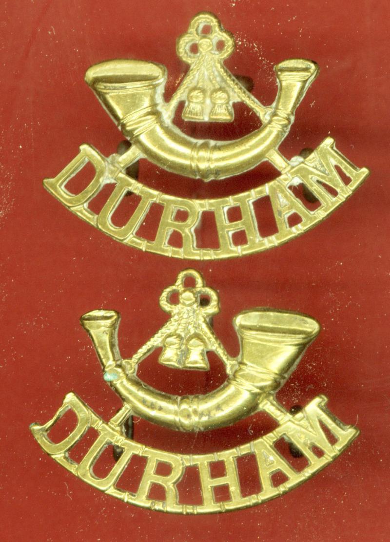 Bugle / DURHAM Victorian shoulder titles