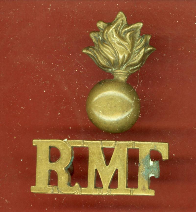 Grenade / R.M.F. Royal Munster Fusiliers WW1 shoulder title